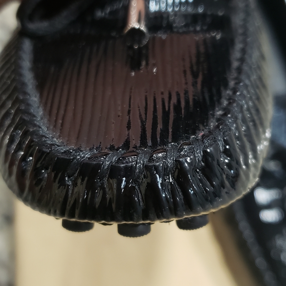 Louis Vuitton  Black Womens Epi-leather drivers size 37.5 - Picture 11 of 11